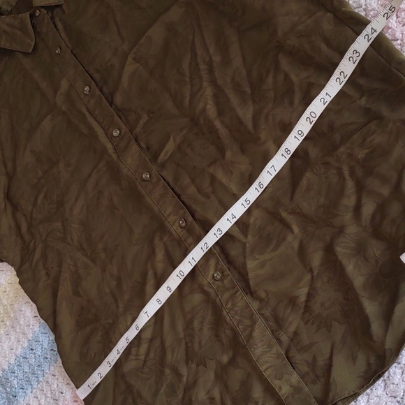 Favorite Daughter Medium Green Button Up Foliage Print Satin Top *FLAWED* - Picture 9 of 16